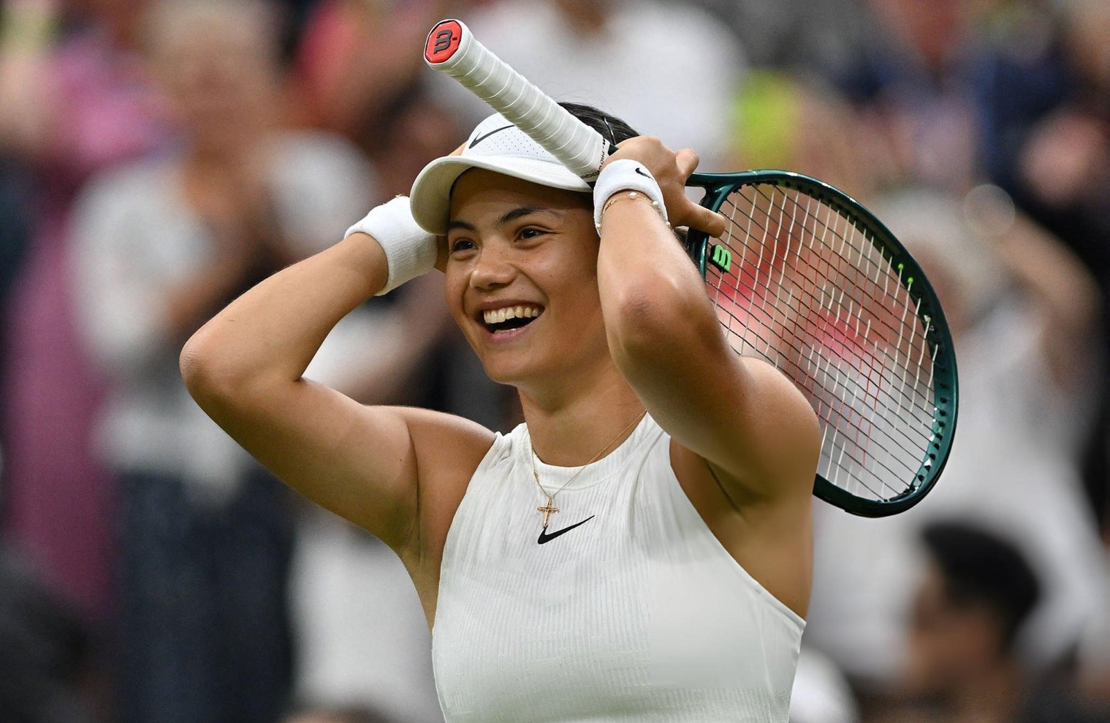 Tennis Emma Raducanu shines at Wimbledon: A memorable victory and upcoming challenges